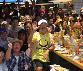 入りきらない集合写真その２、とにかくたくさんのメンバーが集まりました！